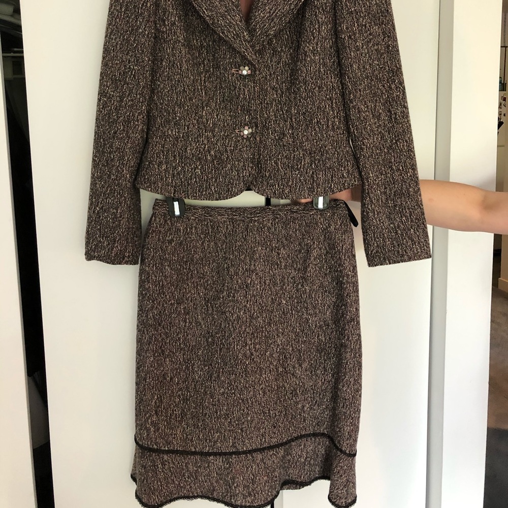 Tahari 2-Piece Skirt Suit